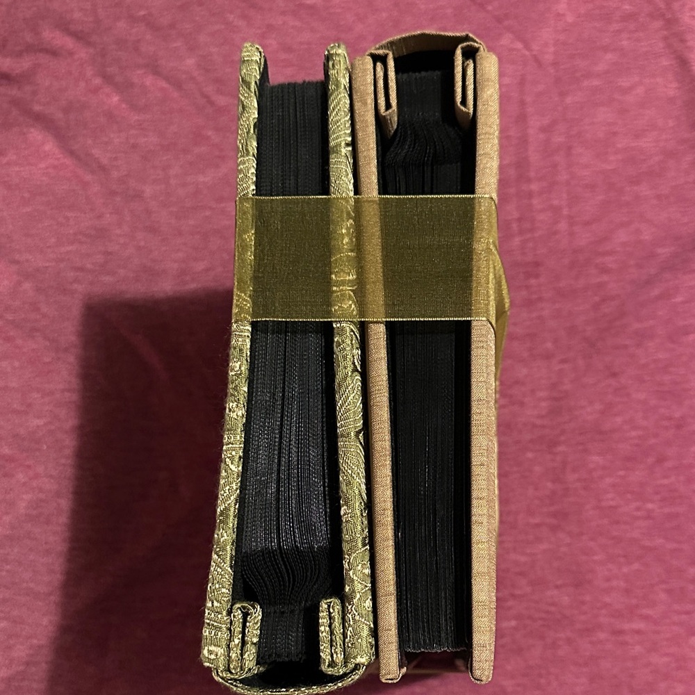 Two Elegant Photo Albums, Gold and Sage Green - Picture 6 of 6